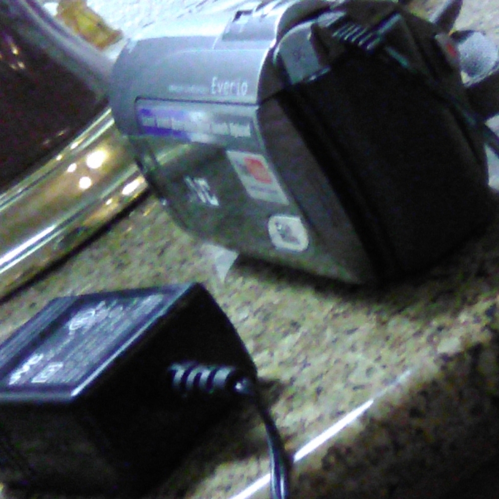 Camcorder - Picture 2 of 6